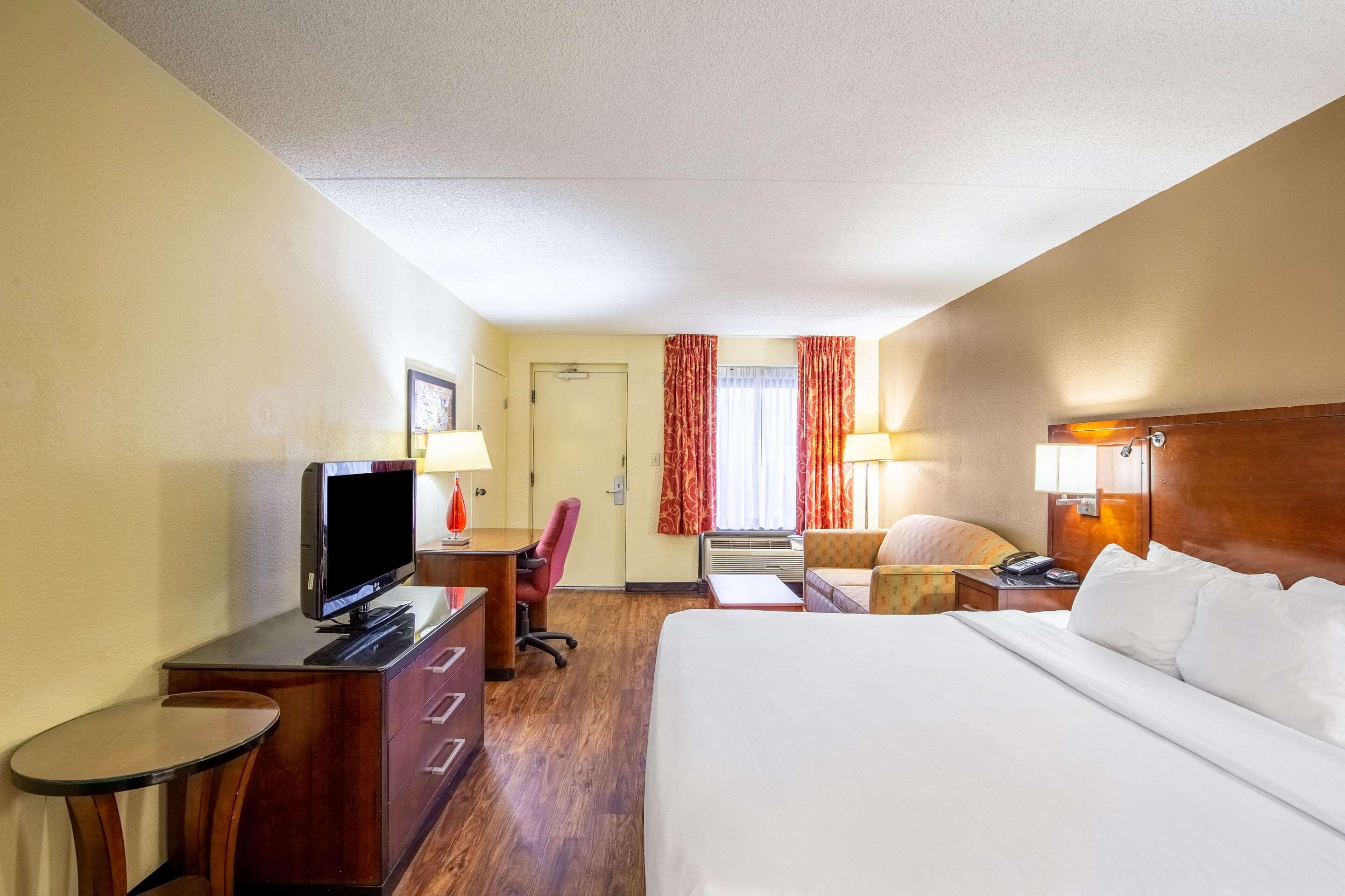 Econo Lodge Naval Station Норфолк Екстериор снимка