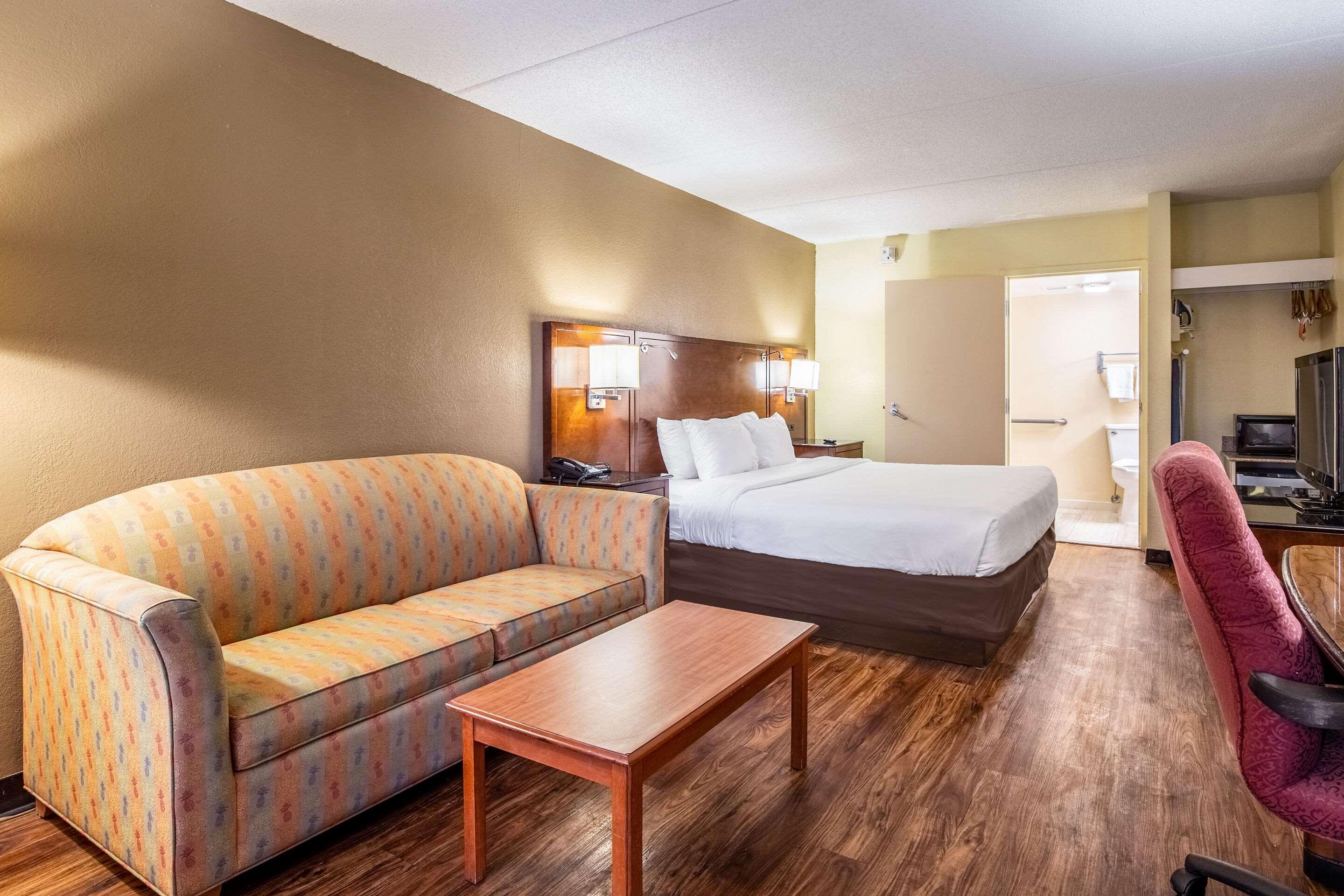 Econo Lodge Naval Station Норфолк Екстериор снимка