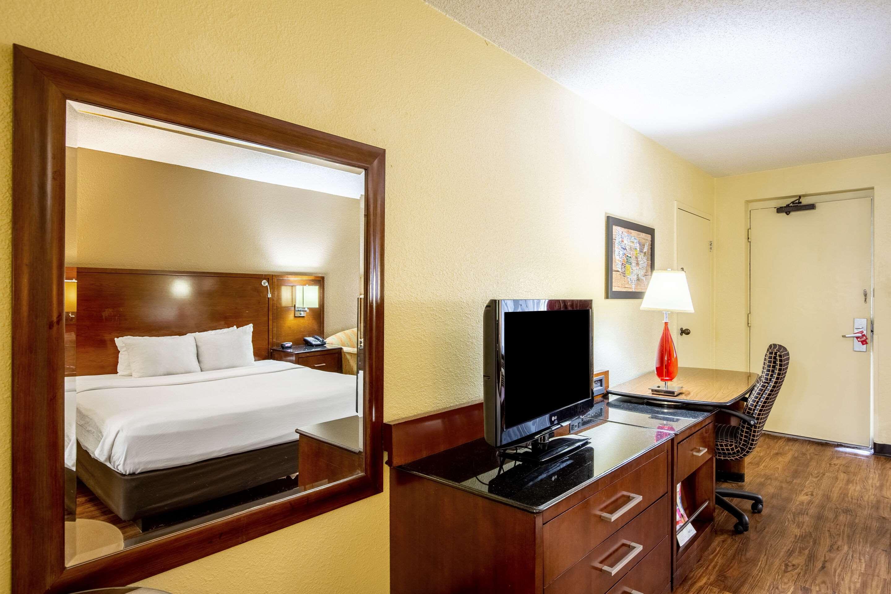 Econo Lodge Naval Station Норфолк Екстериор снимка