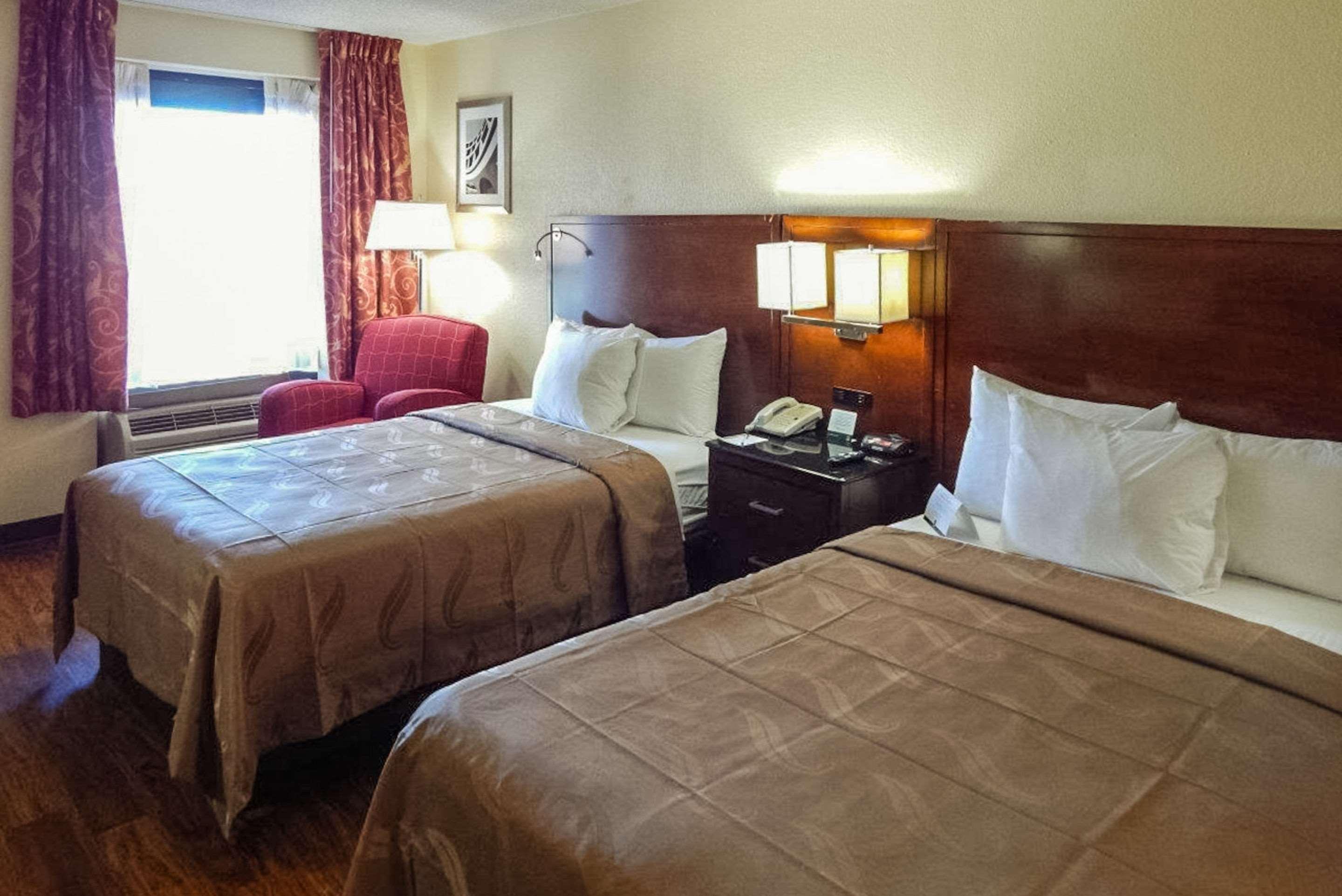Econo Lodge Naval Station Норфолк Екстериор снимка