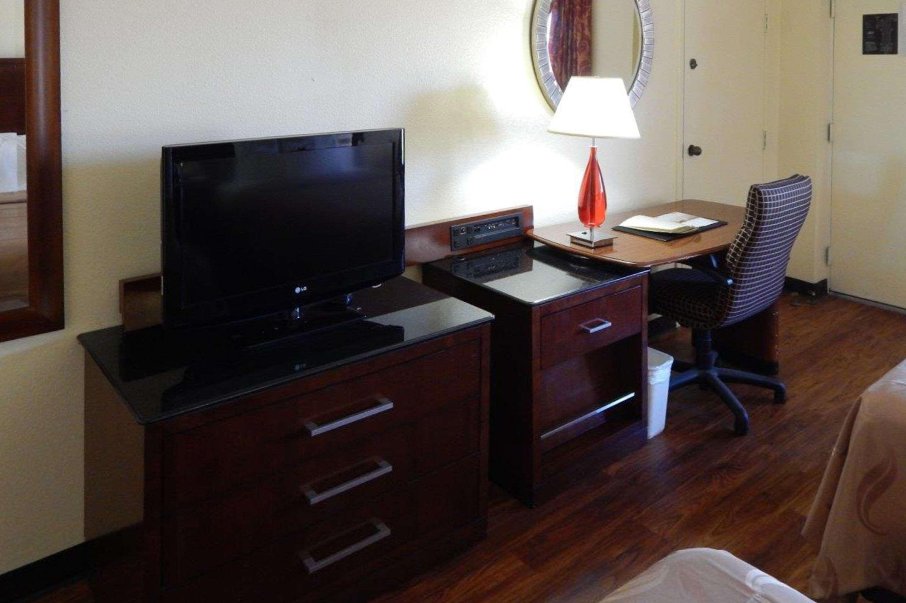 Econo Lodge Naval Station Норфолк Екстериор снимка