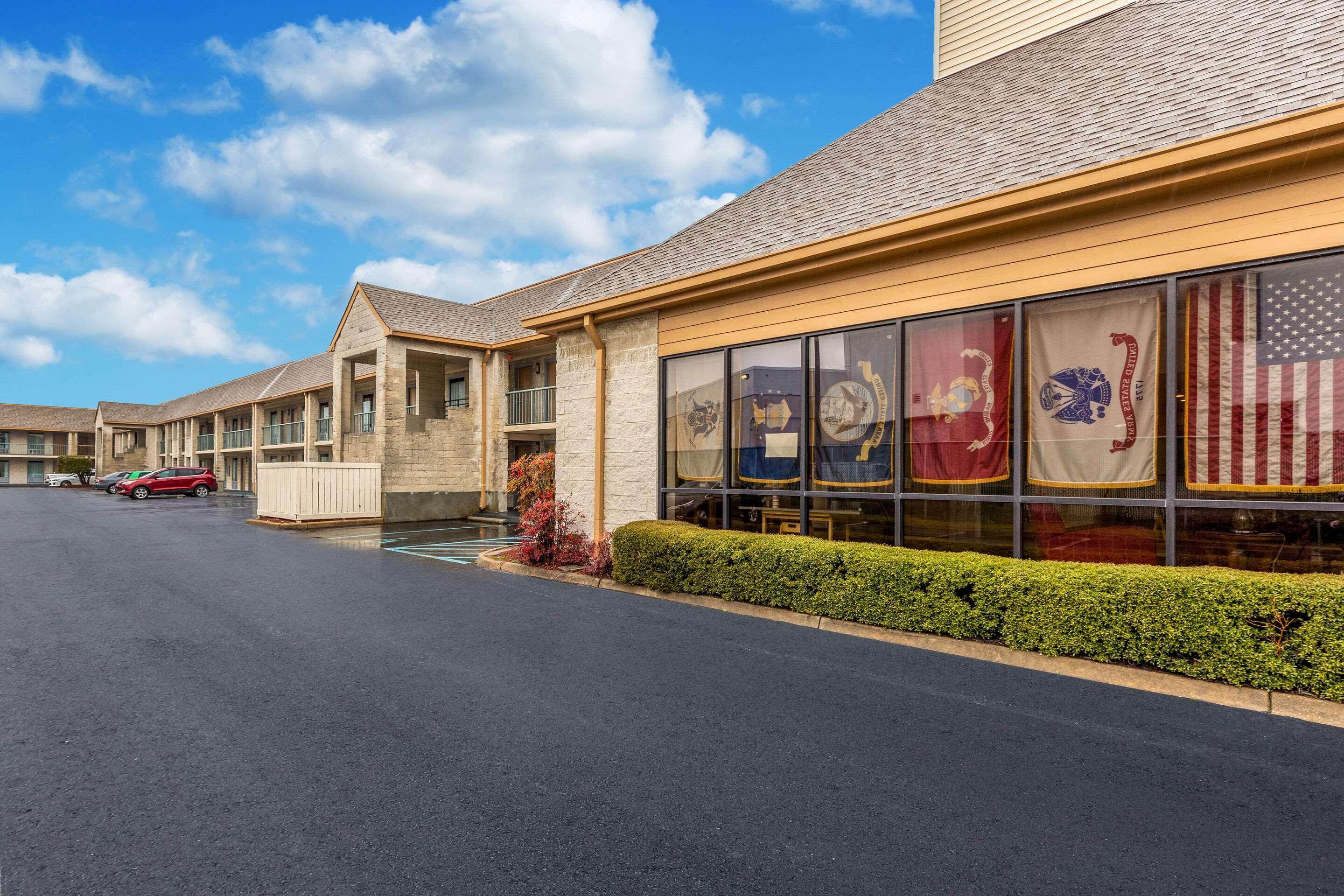 Econo Lodge Naval Station Норфолк Екстериор снимка