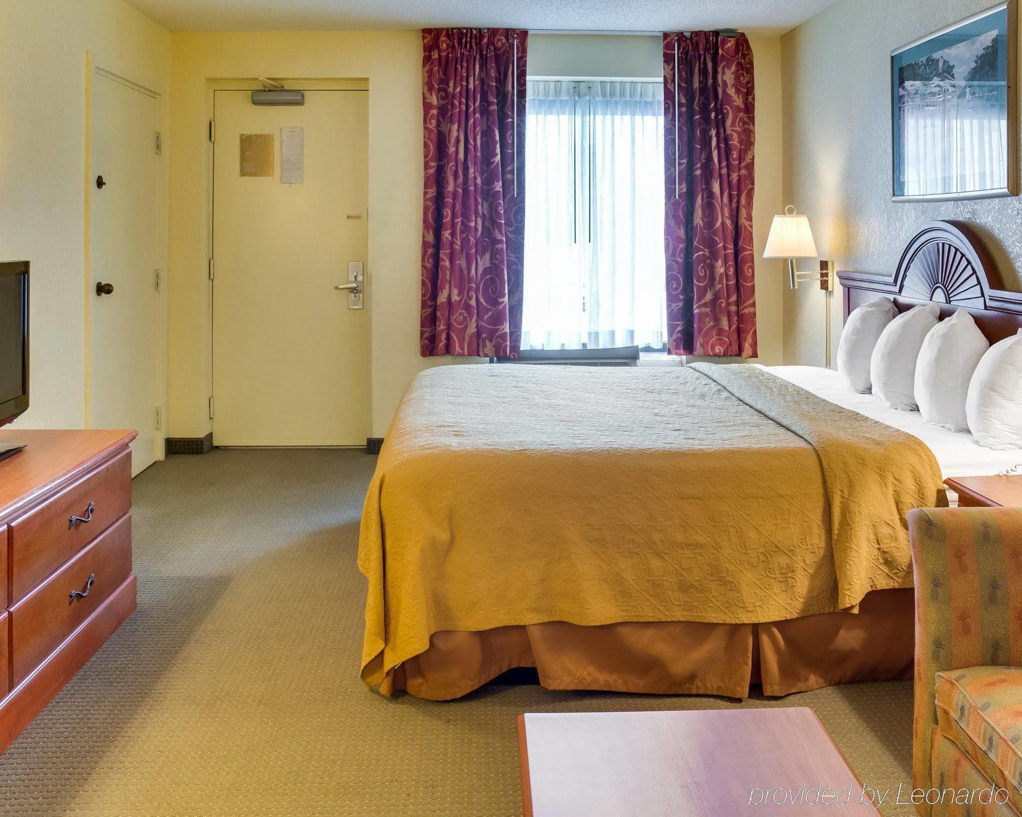 Econo Lodge Naval Station Норфолк Екстериор снимка