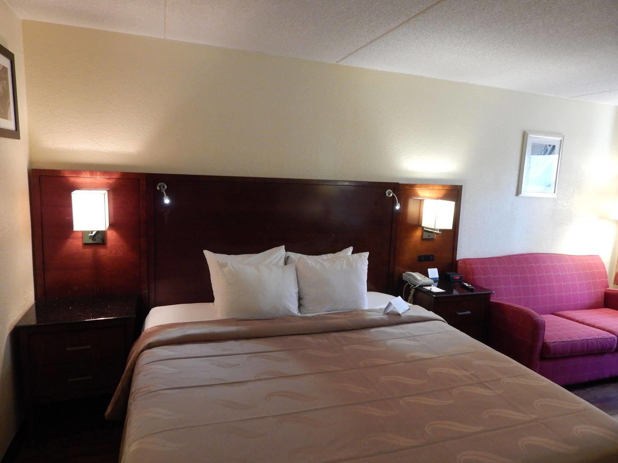 Econo Lodge Naval Station Норфолк Екстериор снимка